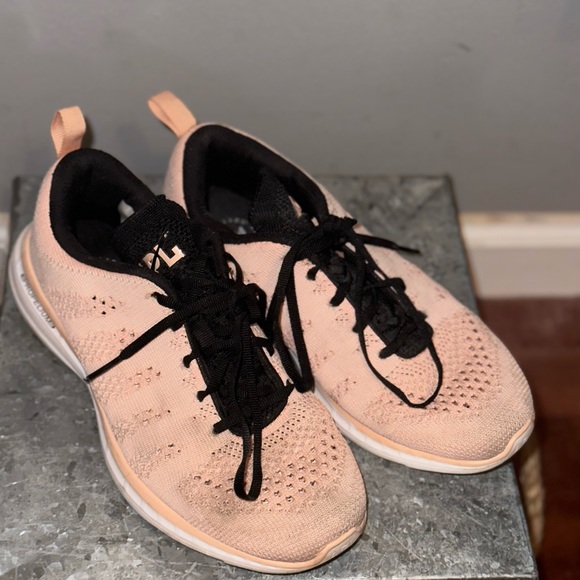 APL 'Techloom Pro' Running Shoe - Picture 3 of 7